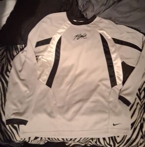 Vintage Nike Kobe Bryant Flight Long Sleeve Pullover